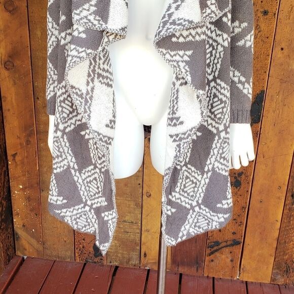 Show Me Your Mumu Grey Aztec Yummy Sweater - Picture 7 of 13